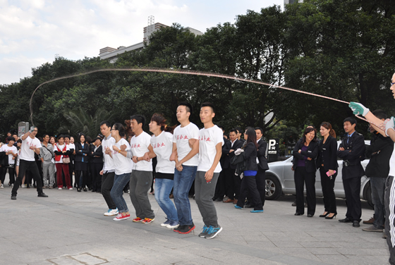 乐鱼企业勇夺长江国际-和盛杯-跳长绳比赛冠军 乐鱼企业勇夺长江国际-和盛杯-跳长绳比赛冠军